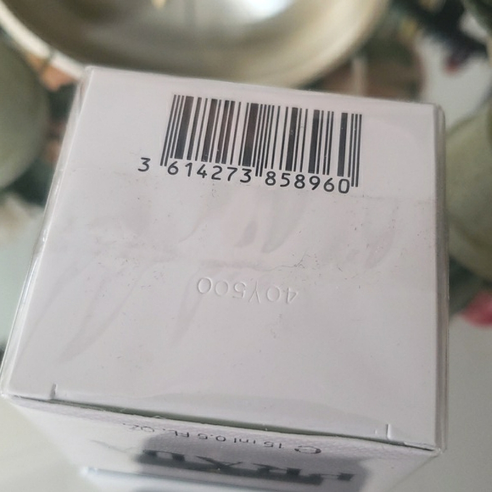 Prada Augmented Skin Cream 15 ml 0.5 FL OZ. - Picture 4 of 5